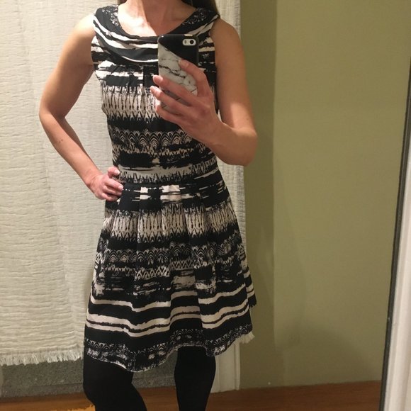 Abstract print sleeveless dress - Picture 3 of 7